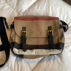 Burberry Messenger Style Bag